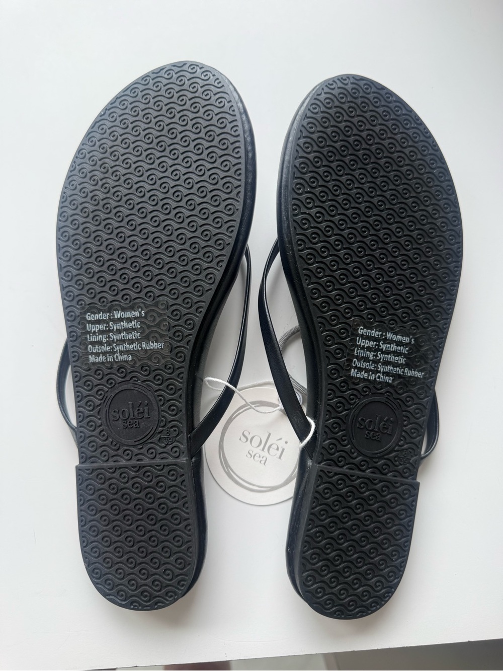 Solei Sea thong sandals black size 8 NWT - Picture 3 of 6